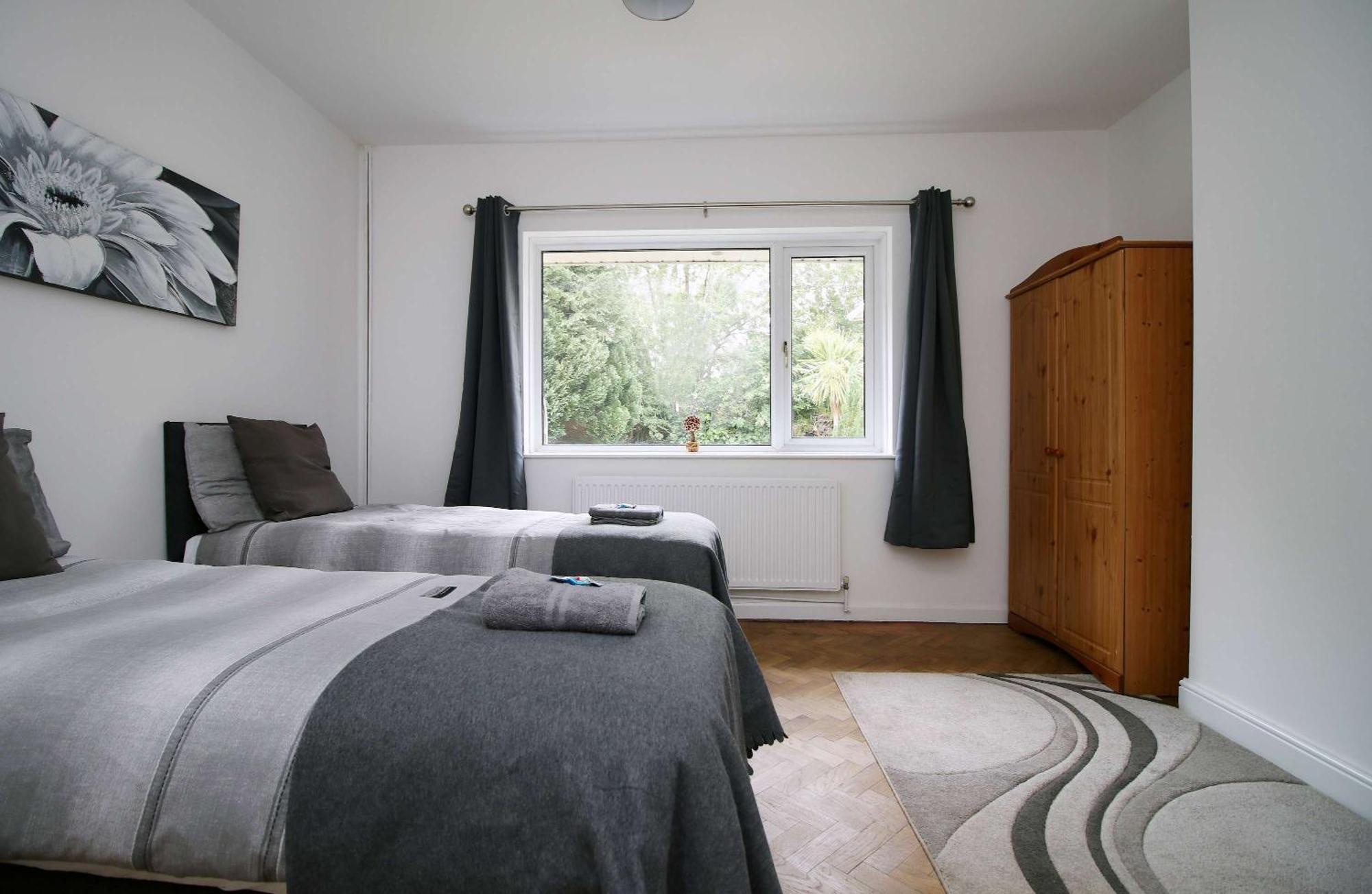 The Lockett Wonderful Large Bungalow Plympton, Plymouth Free Parking By Staystaycations Exterior photo